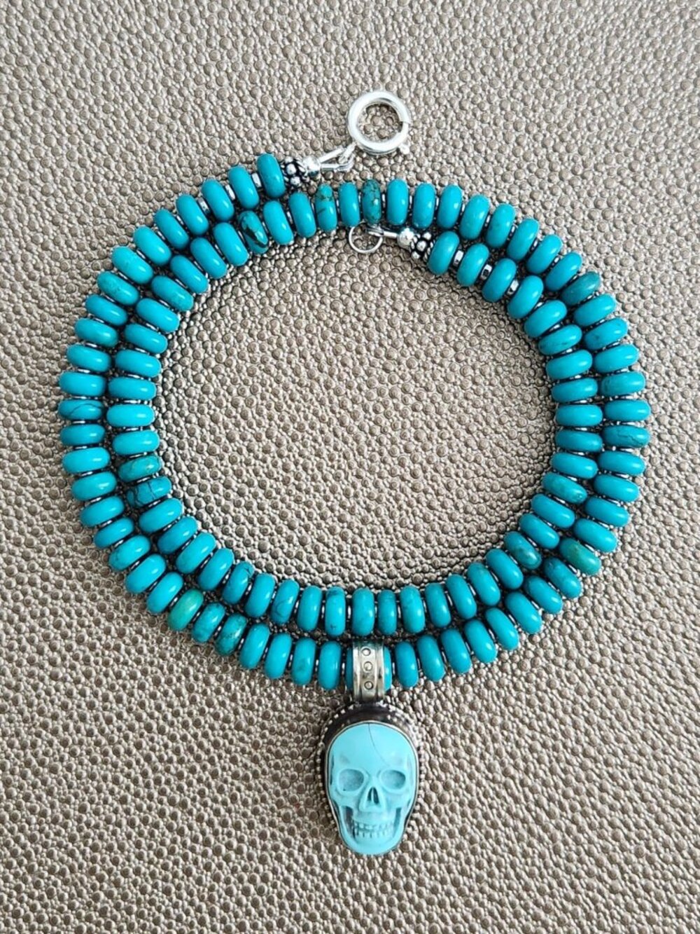 TURQUOISE NECKLACE W/ SKULL PENDANT--16"